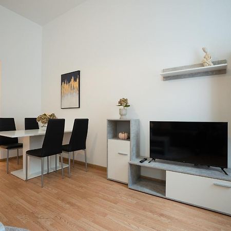 Apartment In The Central Area. 5 Minute'S Walk To The Danube. Vienna Esterno foto