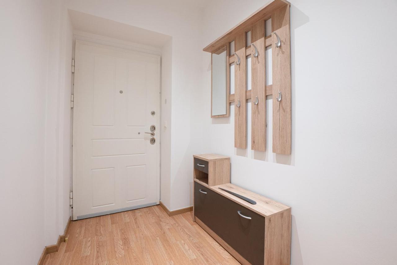 Apartment In The Central Area. 5 Minute'S Walk To The Danube. Vienna Esterno foto